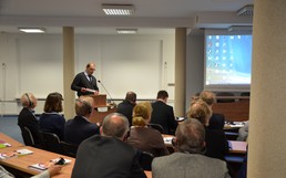 konferencja, prelekcja Petera Haumanna - przedstawiciela partnera niemieckiego - szef Wydziału Rozwoju i Gospodarki administracji Powiatu Recklinghausen (3.06.2013 r.).