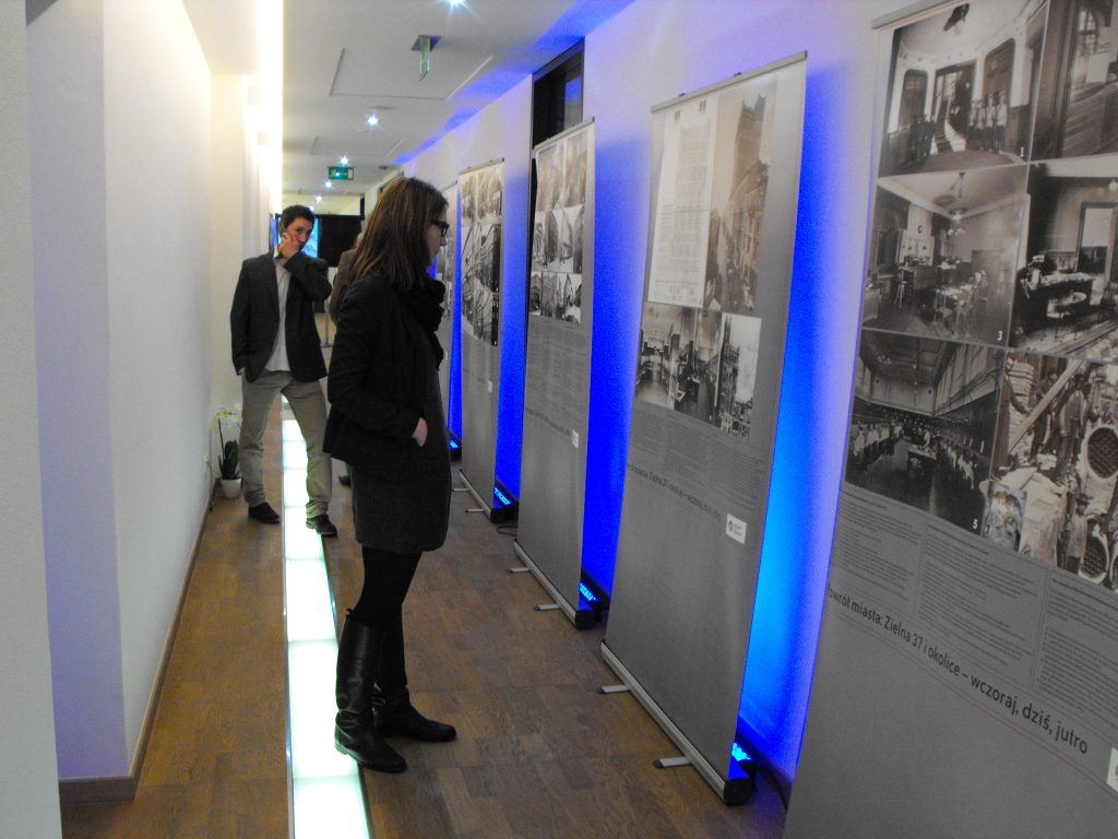 Wystawa o ul. Zielnej i Próżnej w ramach otwarcia kamienic odrestaurowanych przez firmę WARIMPEX