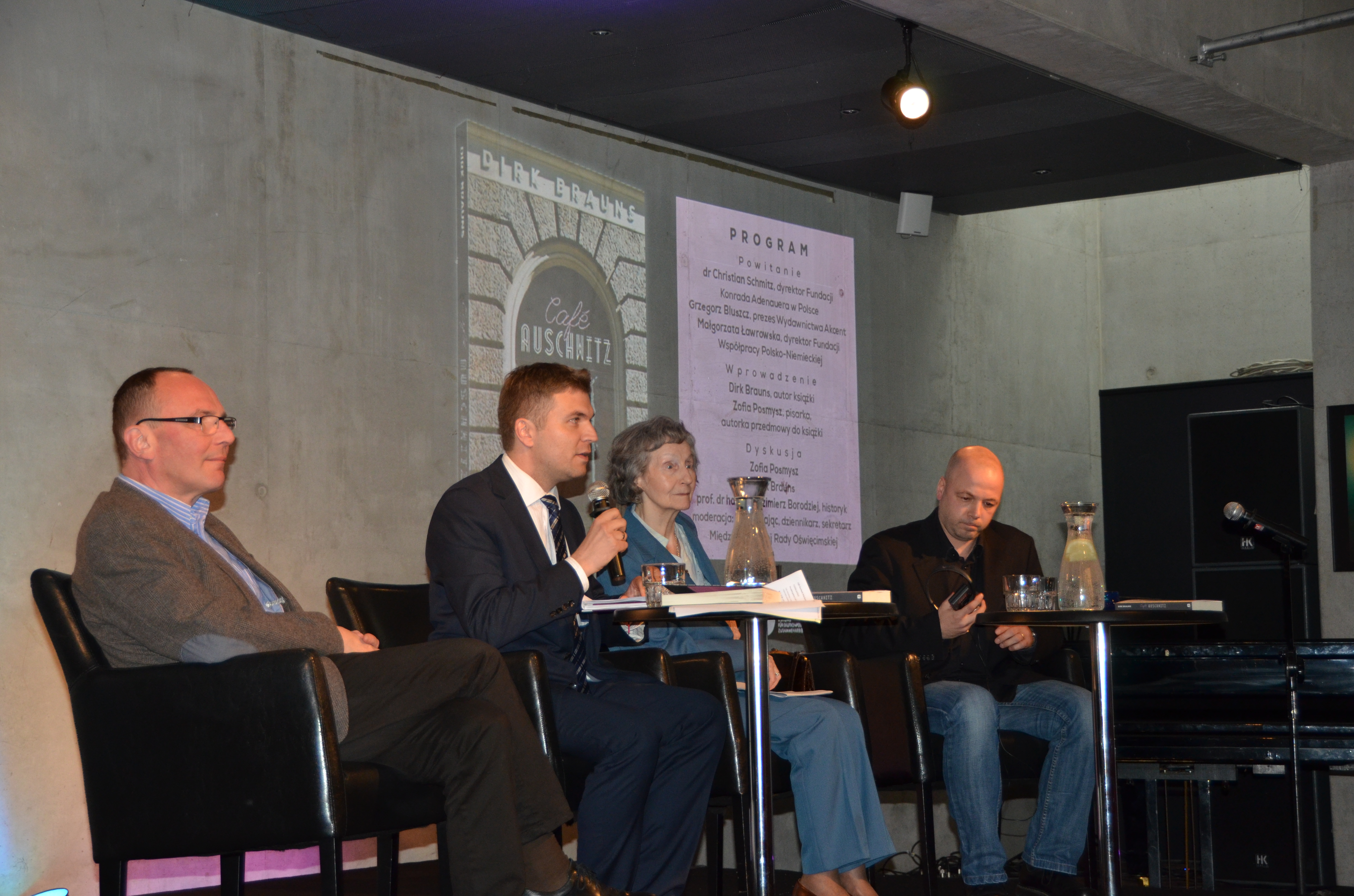 Buchpräsentation und Diskussion zum Thema „Café Auschwitz“ im Skwer