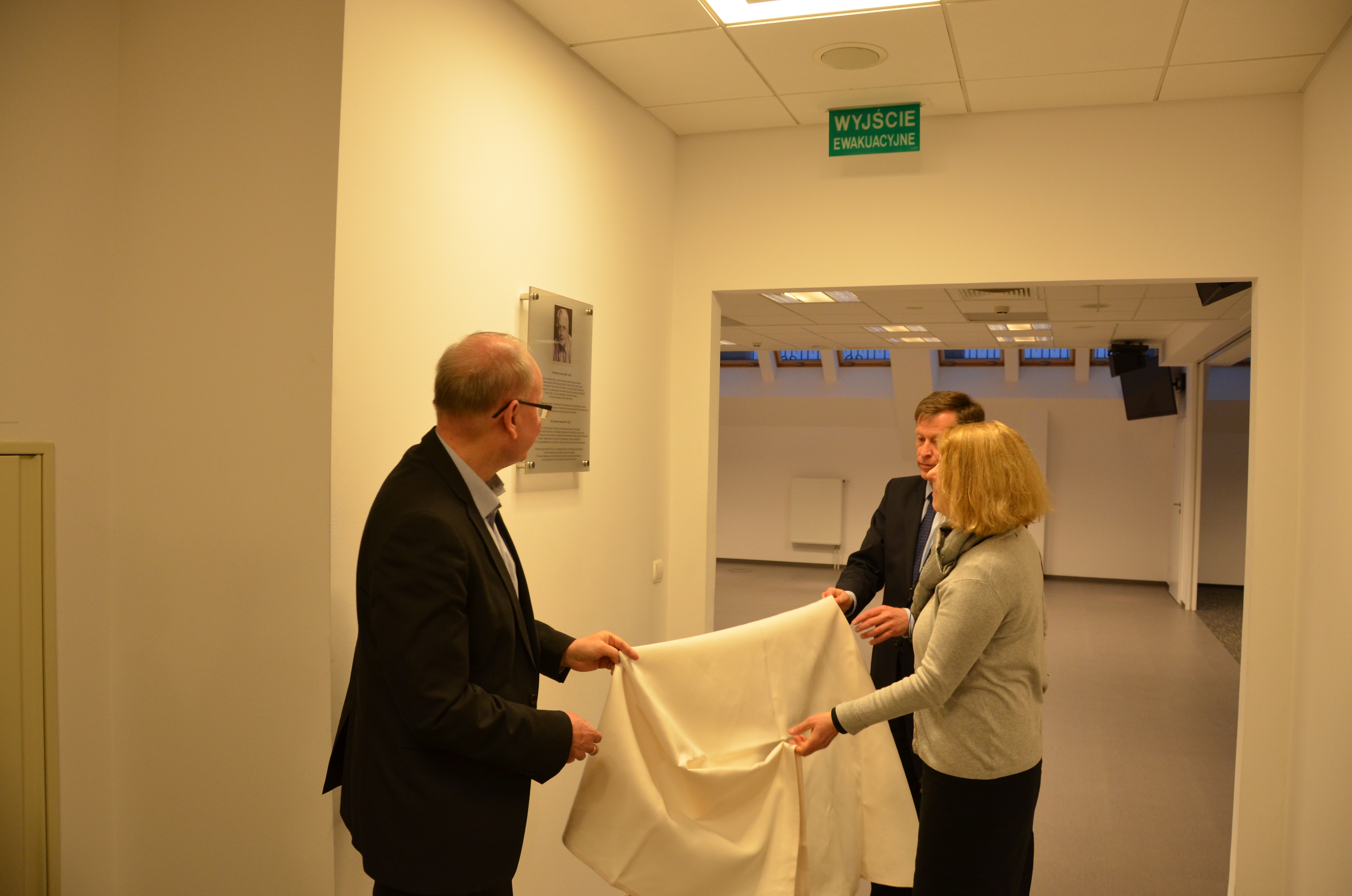 Tafel für den ehem. geschäftsführenden Vorstand der SdpZ Albrecht Lempp im Zentrum Zielna