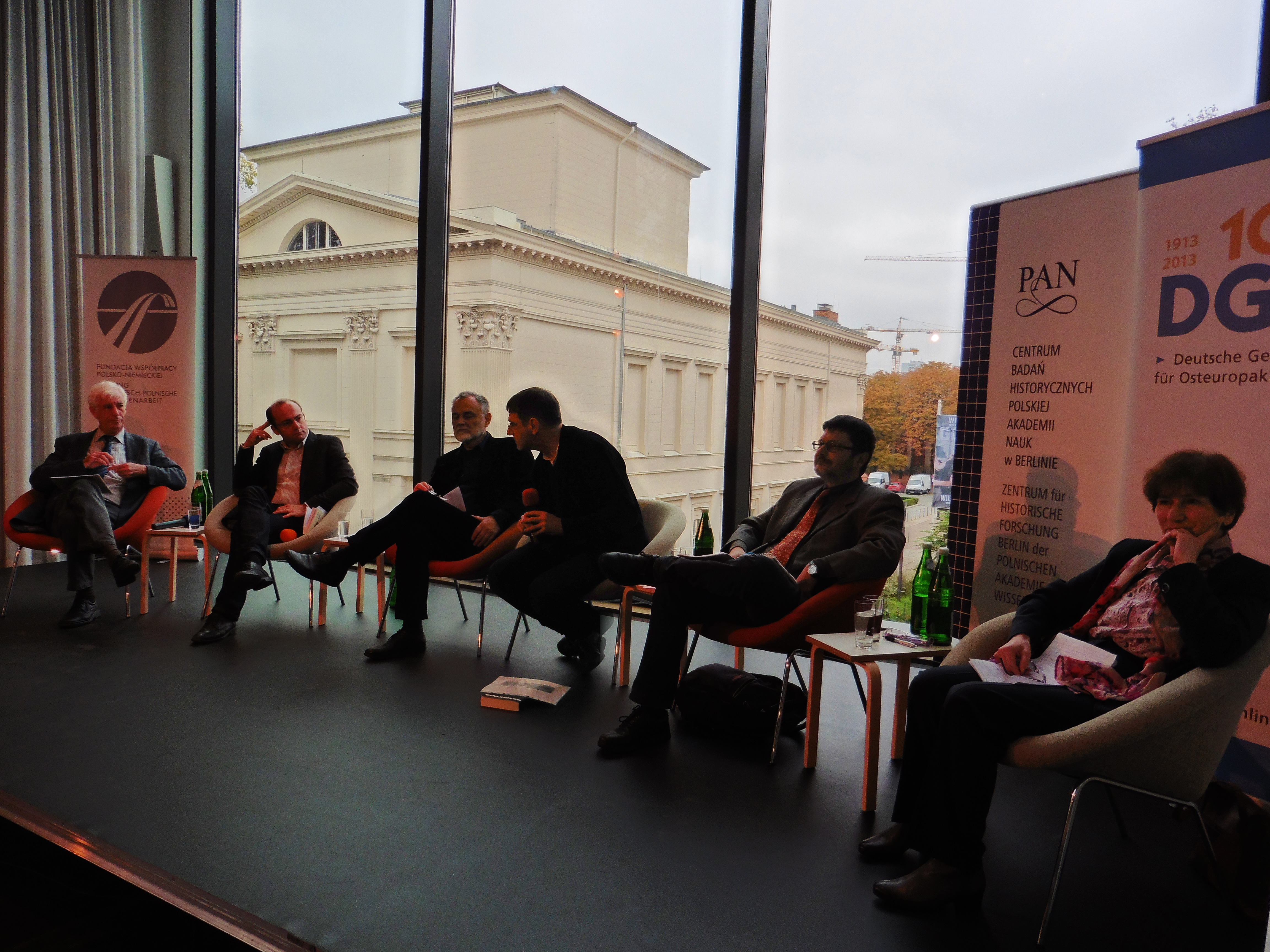 Das Jahrhundert der Weltkriege. (Re)Interpretationen der Geschichte, 24.10.2014