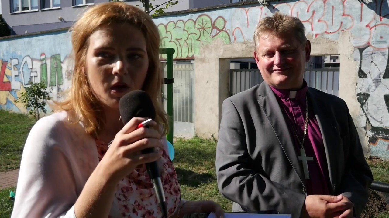 07.08.2018 Pflanzung des Baumes durch die Evangelische Kirche