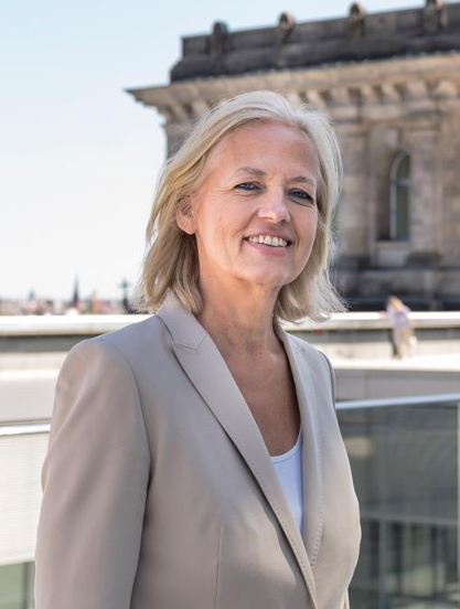 Susanne Szech-Koundouros 